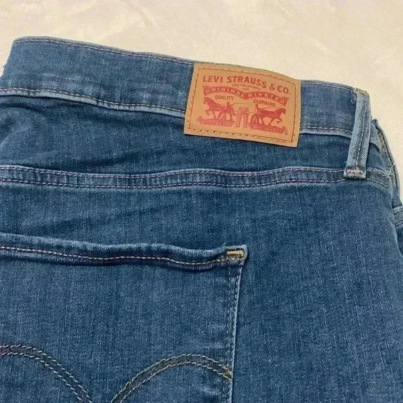 Levi’s - Picture 5 of 5